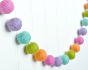 Easter Felt Ball Garland, Spring Decor, Spring Pom Pom Garland, Easter Decor, Spring Felt Balls, Easter Garland, Spring Felt Bunting, Easter