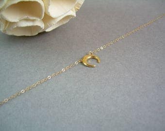Gold Crescent Moon Necklace / Delicate Crescent Moon Necklace/Delicate Gold Chain /Gold Dainty Moon Necklace / AD006