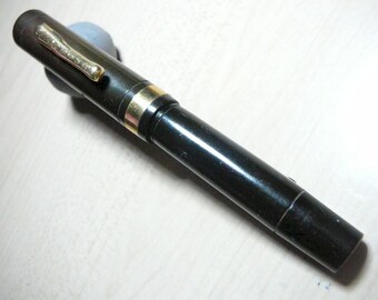 Early 1920's Conklin Toledo Fountain Pen 4 1/2" capped, 14kt Nib