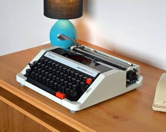 Typewriter. Remington Performer Portable 1974 Fully serviced