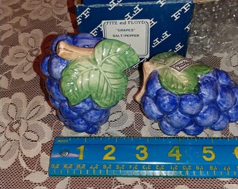Fitz and Floyd Grape Clusters Salt and Pepper Shakers