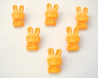 LOT 6 buttons: dark yellow rabbit 17mm