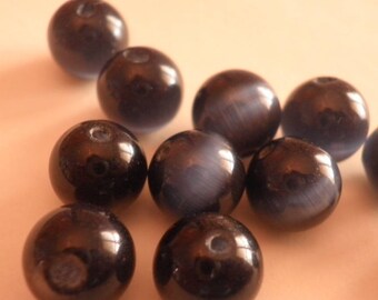 10 black 8 mm cat's eye beads