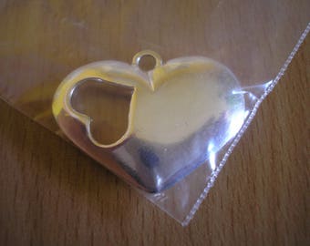Silver plated puffed heart pendant