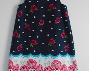 Petite dress in strawberry, T 5/6 years old