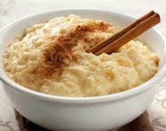 Dehydrated Rice Pudding with Raisins and Cinnamon
