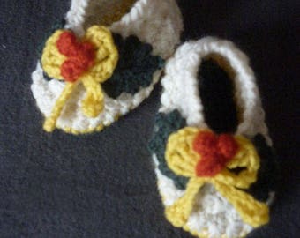 Baby: 1/3 months, Holly leaves Christmas booties