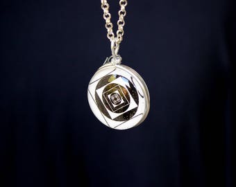 Esoteric patterned necklace
