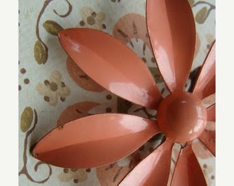 ONSALE Vintage Daisy Enamel Flower Brooch