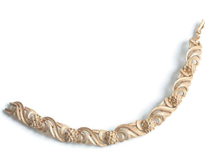 Floral Design Link Bracelet Gold Tone Signed Avon Swirls Flowers Vintage
