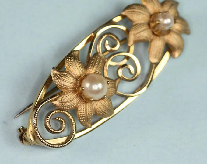 Cultured Pearl Oval Pin Brooch Flowers Gold Tone Vintage