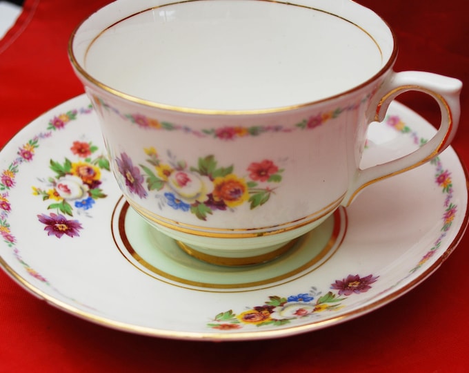 Colclough Tea cup and saucer- Fine Bone China pink Floral flower