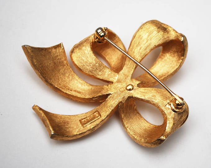 Crown Trifari Bow Brooch - Gold brush - Ribbon Swirl - Mid century Pin