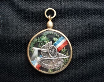 Antique French copper holder locket medal medallion locket pendant Médaille patriotique, Porte bonheur. Canon de 75. 1914 1918. ( 45 )