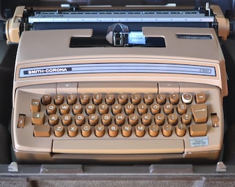 Vintage brown portable electric Typewriter Smith Corona