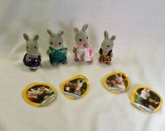 Sylvanian Familes The Babblebrook Gray Rabbit Family