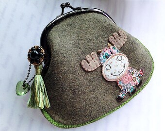 Patchworks Reindeer Kiss-Lock Metal Frame Purse