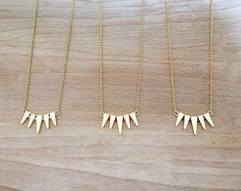 Collier Triangle Eventail et Petites Perles Doré à l'Or Fin