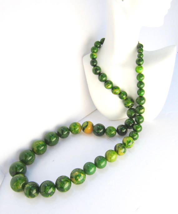 Massive Kenneth Jay Lane signed End-of-the-Day swirl GREEN Bakelite graduated bead NECKLACE ~192 gms of amazing, vintage costume jewelry