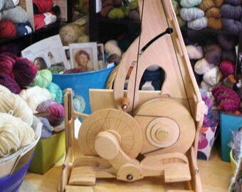 SpinOlution Queen Bee - Spinning Wheel - Travel Wheel