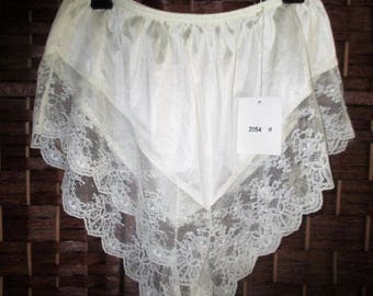 1980's Nylon Tap Pants High Cut Panties Formfit Canada Style 2054 Medium