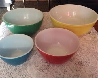 Vintage Pyrex Primary Colors Mixing Bowl Set Yellow Green Red Blue 401-404 Set Of 4