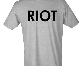 RIOT T-Shirt from Mac on Always Sunny in Philadelphia