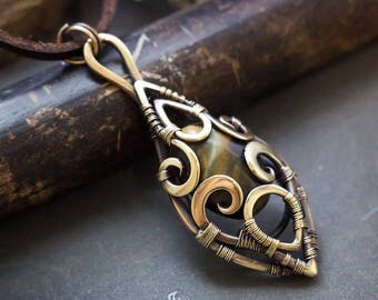 Tigers eye necklace // Tiger eye pendant // Tiger eye wire wrapped jewelry // Brass golden tigers eye necklace // Gold wire color necklace