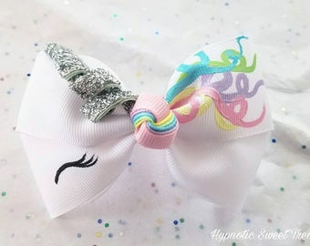Unicorn Headband, Hair Bow for girls, Unicorn Birthday Party, 1st Birthday bow, Toddlers Hair Clip, Hand Painted Kawaii Bow, Nylon Headband