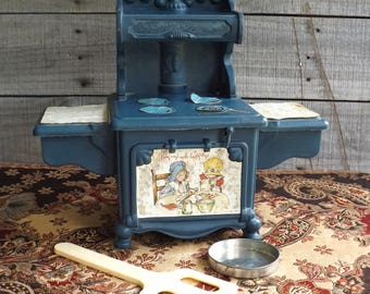 Vintage Holly Hobby Old Fashioned Oven Stove Bake Electric Blue Plastic 1970's w/ Spatula & Baking Pan WORKING