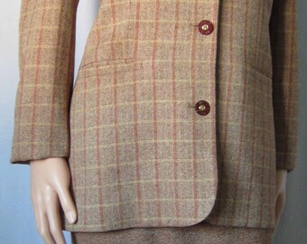 GIVENCHY 1980's VINTAGE Wool & Silk suit, Paris, France. Original Logo Buttons and Lining. Taille 46, US14, UK18. Collection Item.
