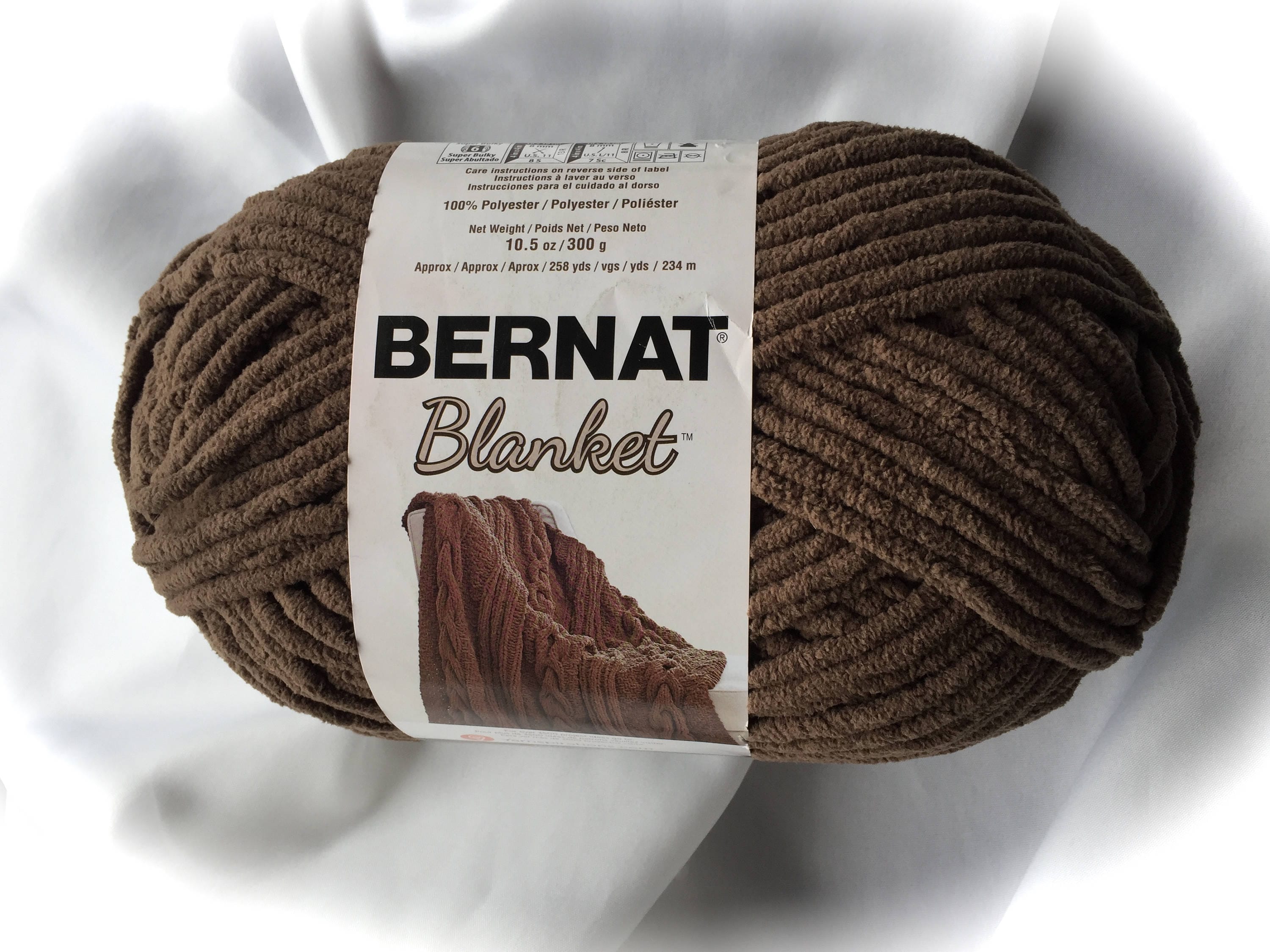 TAUPE Bernat Blanket Yarn TAUPE 10029 10.5 oz258 Yards Bernat