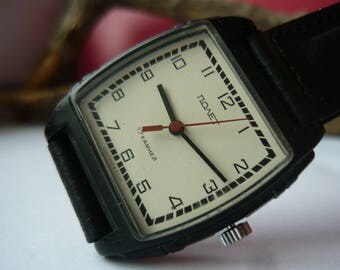 Gents soviet watch Poljot (Flight) no date window / 17 jewels – vintage mechanical mens plastic wrist watch / First Moscow Watch Factory