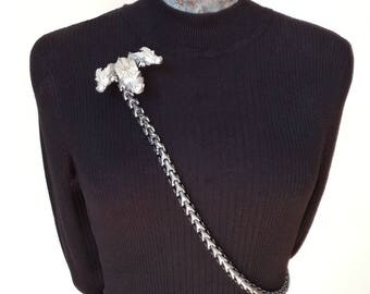 Game of Thrones season 7 Daenerys costume, three headed dragon brooch.