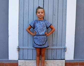 Art Smock 4-6 Years Blue Chambray with Black Flowers School Painting Apron 100% Cotton Black Finishing Tablier Enfant Filles Bleu Ecolier