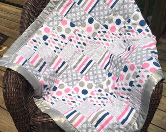 Pink Baby Quilt/ Baby Girl Quilt/ Baby Quilt Handmade/ Patchwork Quilt/ Crib Quilt Handmade/ Grey Quilt Modern/ Pink and Grey Quilt