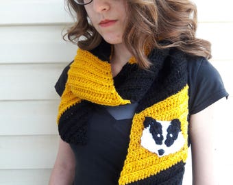 Hufflepuff scarf, Hogwarts scarf, Harry Potter scarf, Harry Potter hufflepuff, badger scarf, yellow scarf