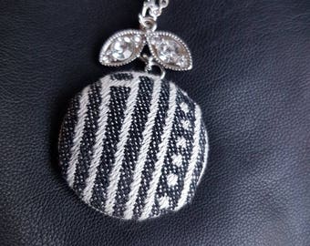 Pendant featuring Ankalia Samba Midnight