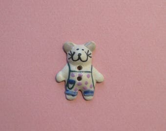 Ceramic button, 30 x 25 mm, mouse, 2 holes.