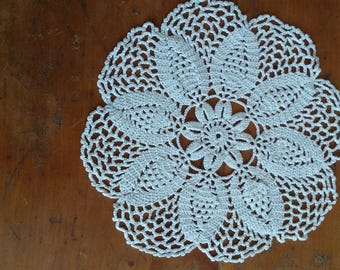 handmade 20 cm in ecru cotton lace doily