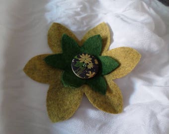 brooch made with felt in two colors