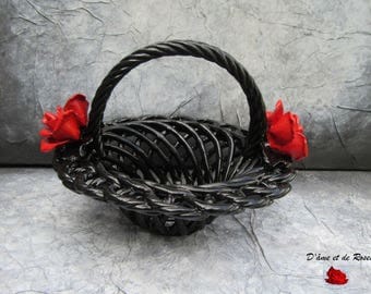 Black baroque mesh basket with two red roses