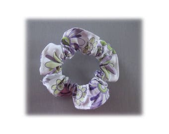 WHITE LILAC SCRUNCHIE