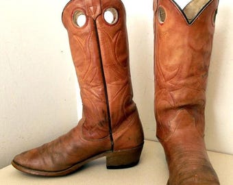 Light Caramel Tan cowboy boots with red and yellow stitched design size 8 D or cowgirl size 9.5