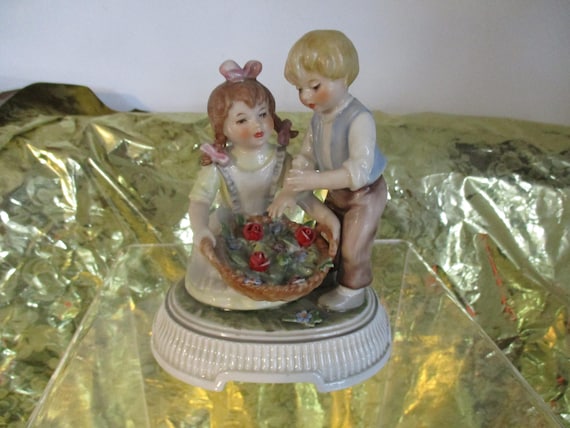 1966 Goebel # 228 Beautiful Porcelain Figurine RETIRED