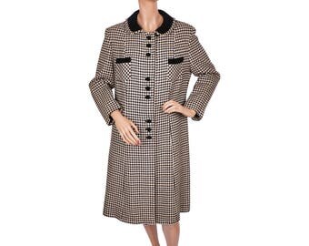 Vintage 1960s Black and White Houndstooth Wool Coat with Black Velvet Detailing - Ladies - M