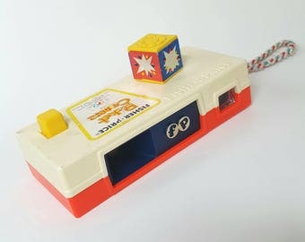 Vtg Fisher Price pocket camera - a trip to the zoo