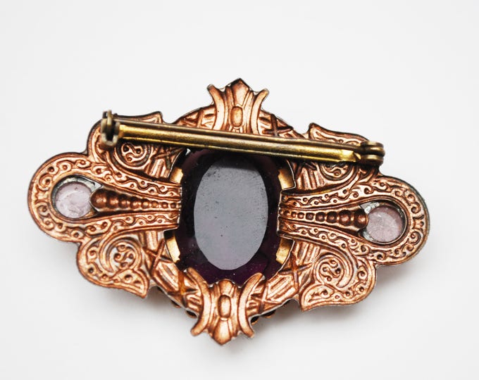 Glass Cameo Bar Brooch - Purple molded glass- Gold Brass Metal - women profile - Victorian pin