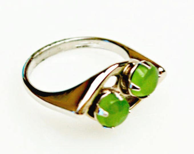 Jade Ring - Sterling Silver - Green Nephrite gemstone - size 4