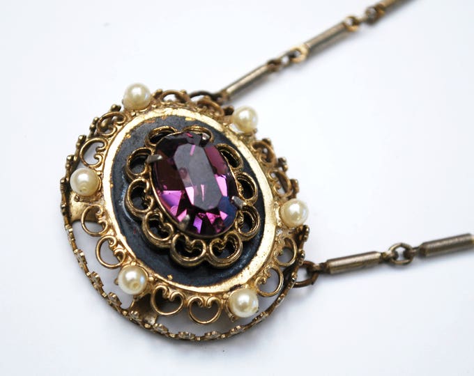 Purple pendant necklace - Coro Pegasus - purple Glass rhinestone - white pearl - light gold